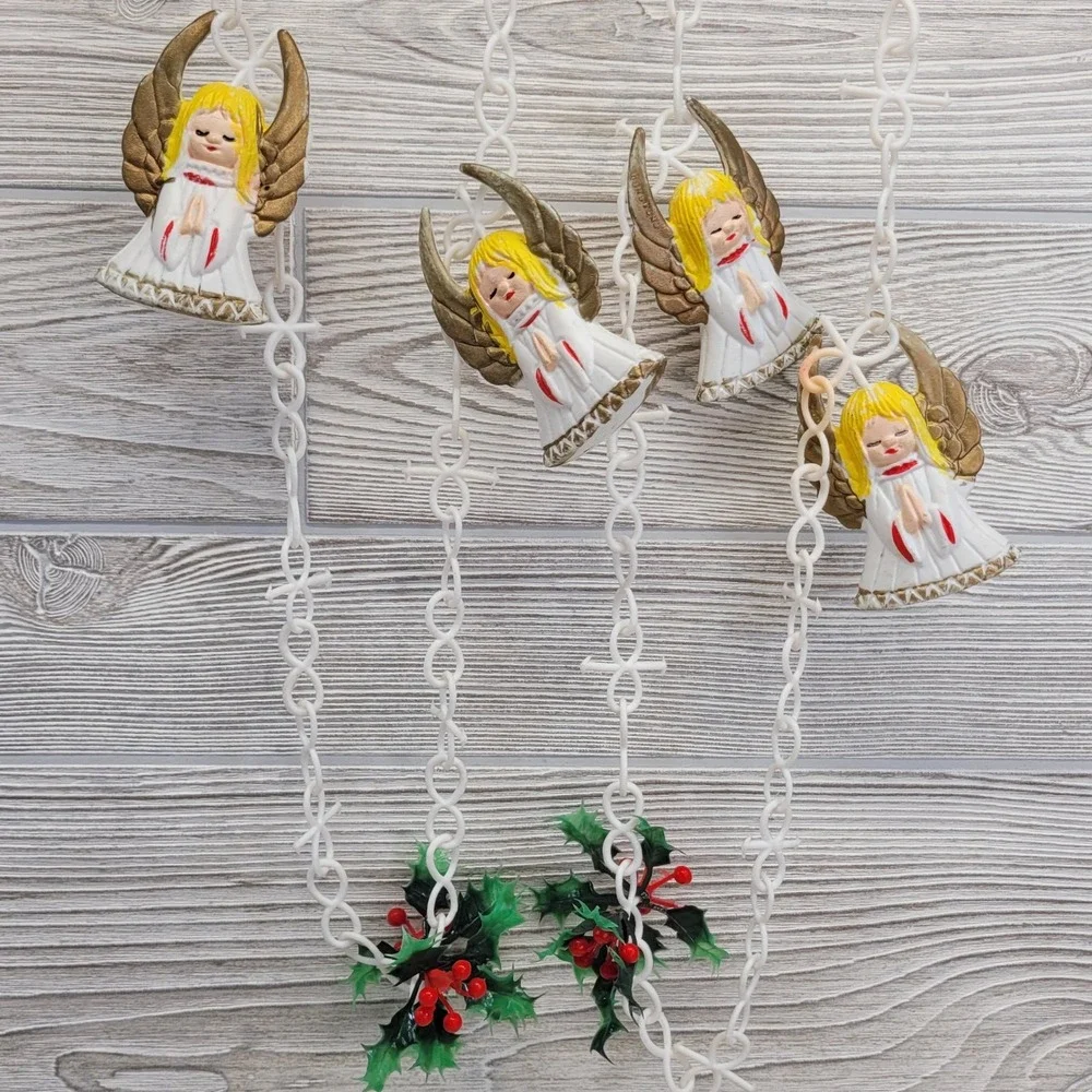 Christmas Blow Mold Angel Chain Garland Plastic Holly Berries 110‎ inch Vtg